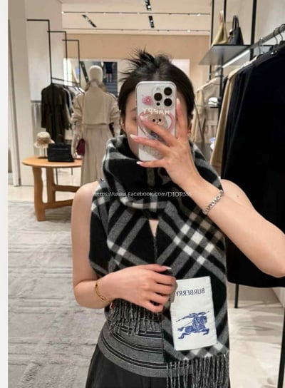 BBR斜格紋流蘇圍巾3