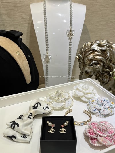 小香滿鑽雙C耳環3