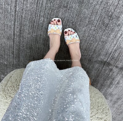LV X TM蝴蝶結平底拖鞋3