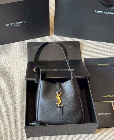 YSL Hobo腋下水桶包7