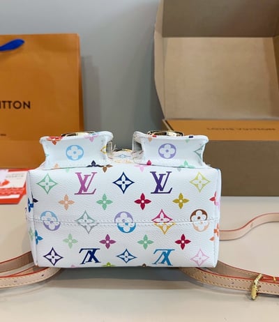 LV白3彩後背包13
