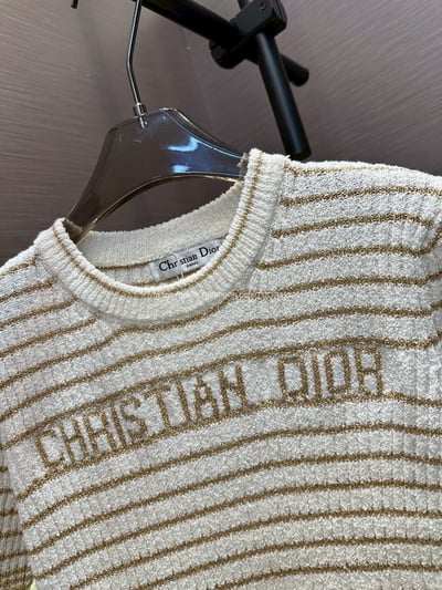 Dior燙金字母上衣8