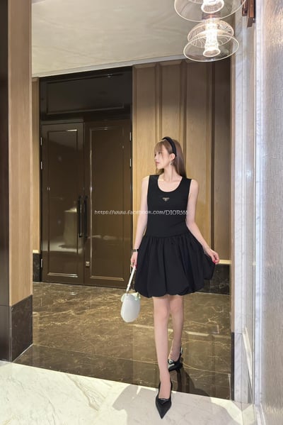  prada 收腰拼接背心裙6