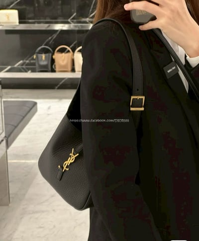 YSL Hobo腋下水桶包4