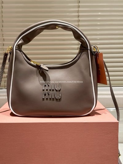 MiuMiu白邊包13