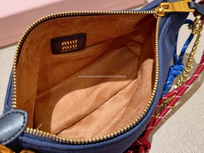 miumiu 飯盒包5
