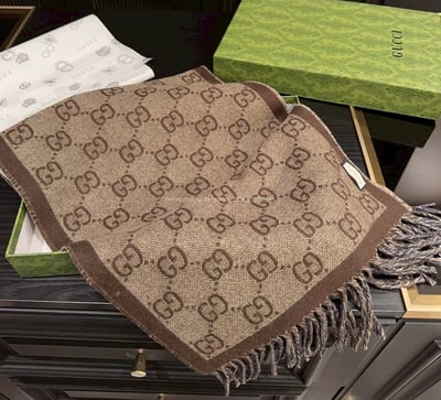 GUCCI 圍巾10