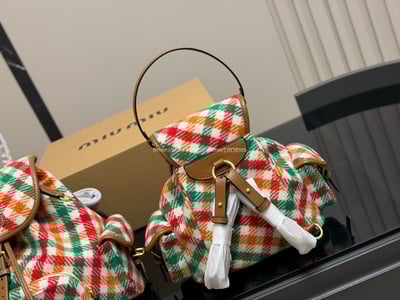 Miu Miu格紋泰迪後背包7