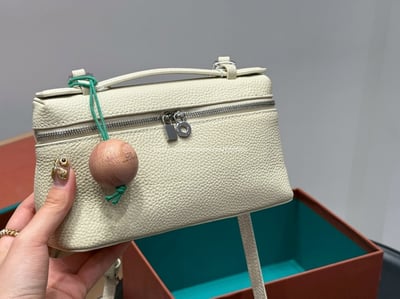 Loro Piana L19 飯盒包1