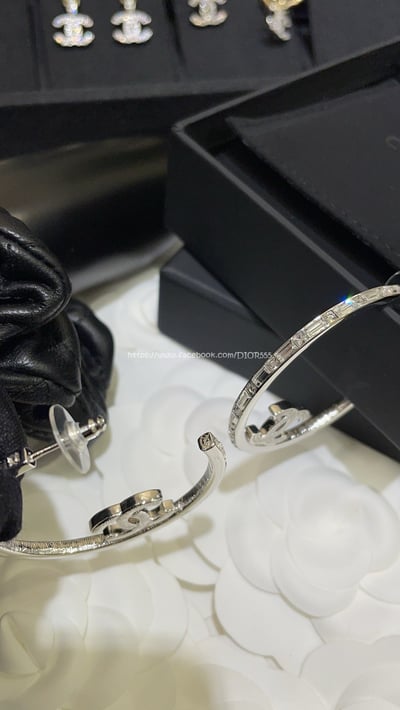 小香圓環鏤空水鑽雙C耳圈 耳環7