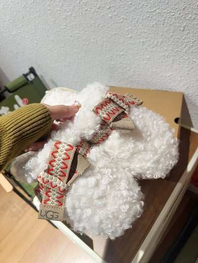 UGG捲毛拖鞋8