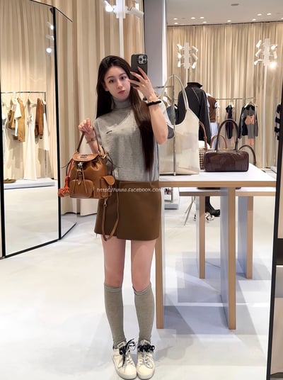 MiuMiu 小牛皮後背包4