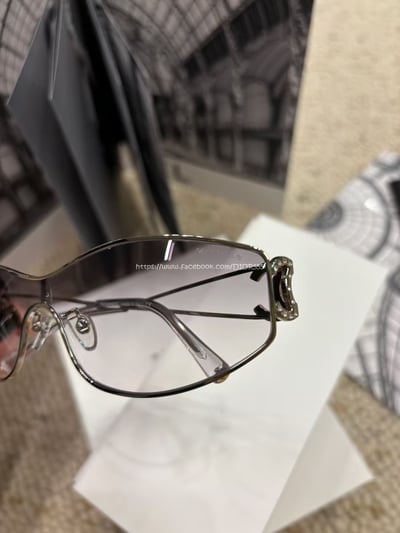 小香曲面護目墨鏡7