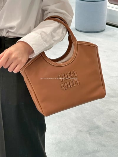  MiuMiu Ivy托特包​​7