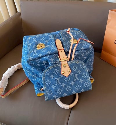 Lv 丹寧牛仔後背包 10