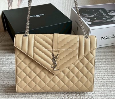 YSL魚子醬信封包1