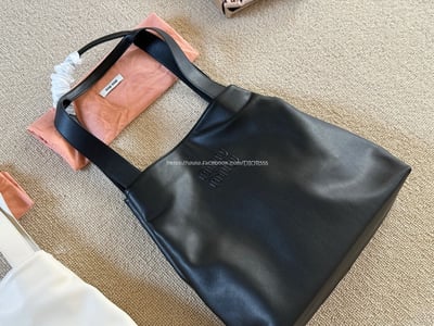 miumiu大號hobo 購物包7