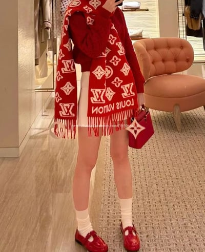 LV3D浮雕羊絨圍巾3