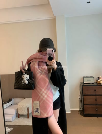 Burberry羊毛圍巾9