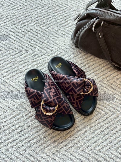 Fendi拖鞋6