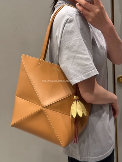 Loewe Puzzle Fold Tote3