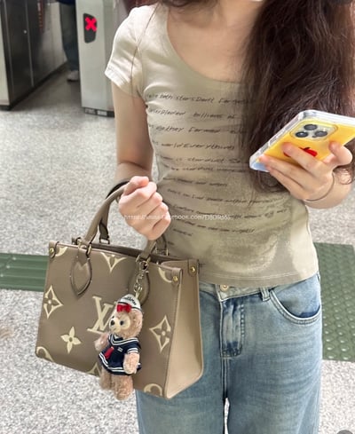 LV Onthego壓紋叢林包7