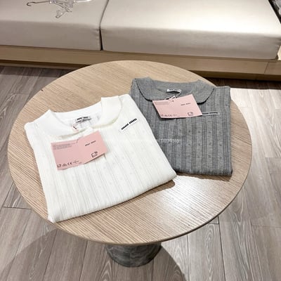 miu miu字母鏤空針織上衣8