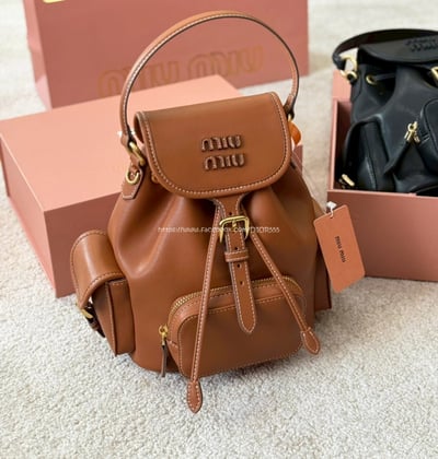 MiuMiu 小牛皮後背包6