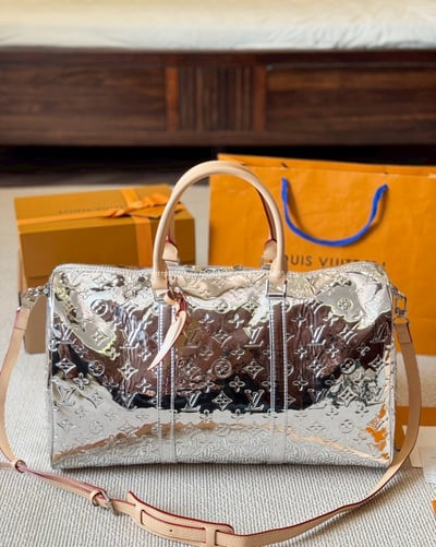 LV鏡面旅行袋1
