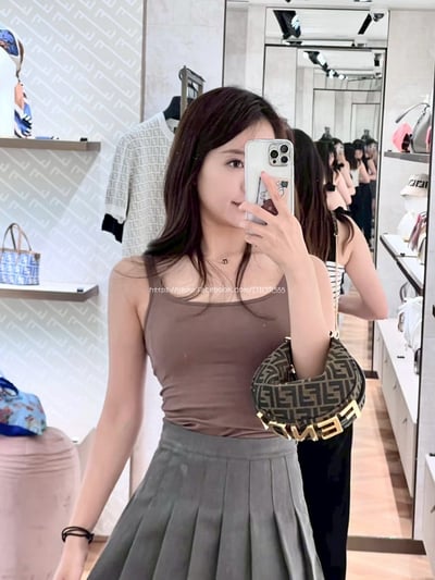 Fendi graphy半月包10