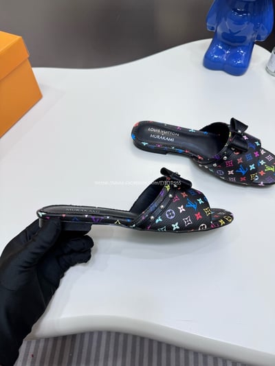 LV X TM蝴蝶結平底拖鞋12