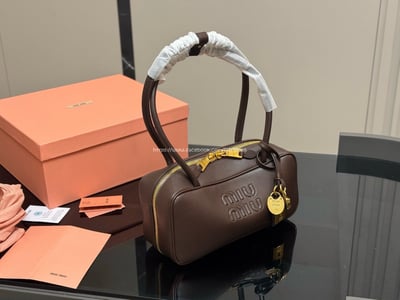 miumiu 保齡球包9