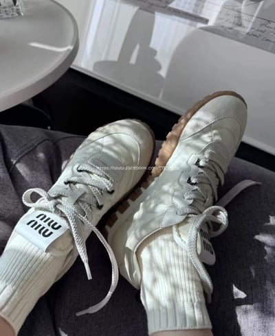 MIUMIU餅乾小白鞋11