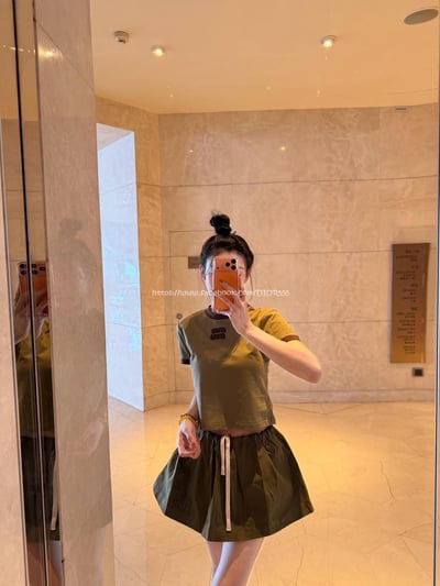 MIUMIU橄欖綠套裝(上衣+褲裙)4