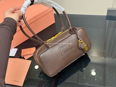 miumiu 保齡球包6