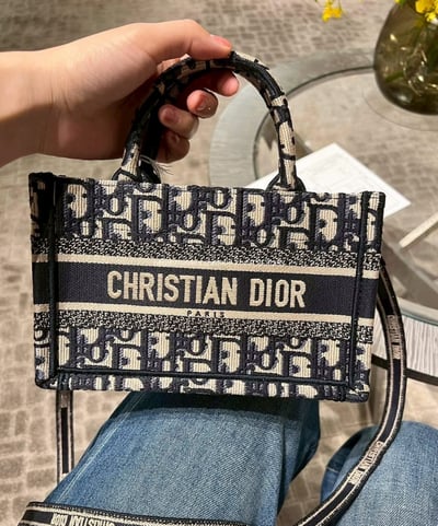 Dior Oblique老花刺繡Tote1