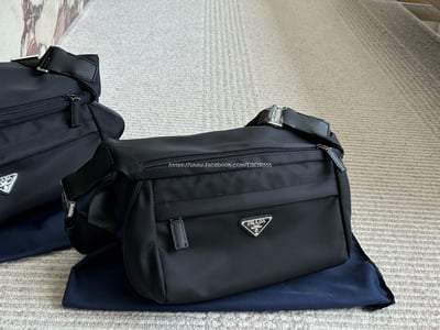 prada男士胸包 5