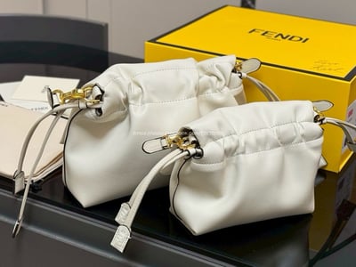 Fendi 大胖水餃包14