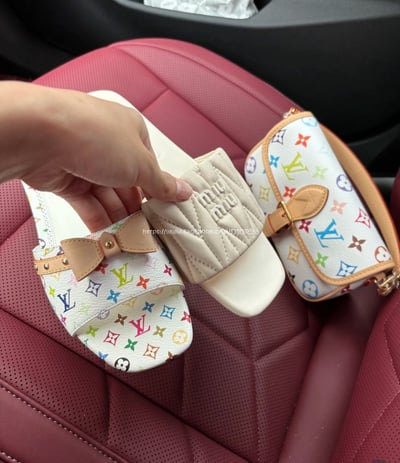 LV X TM蝴蝶結平底拖鞋5