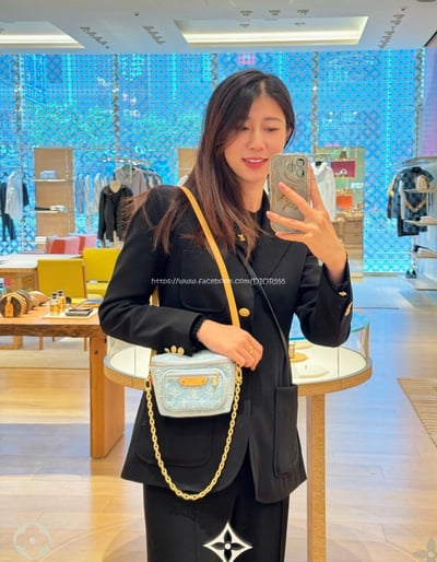 Lv淺色牛仔腰包3