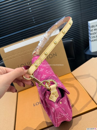 Lv Sunset牛仔元寶腋下包 8