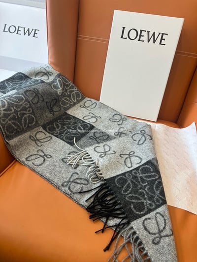 LOEWE雙面棋盤格圍巾6