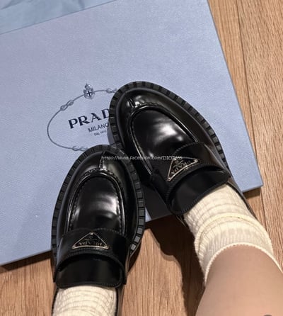 Prada三角logo樂福鞋8