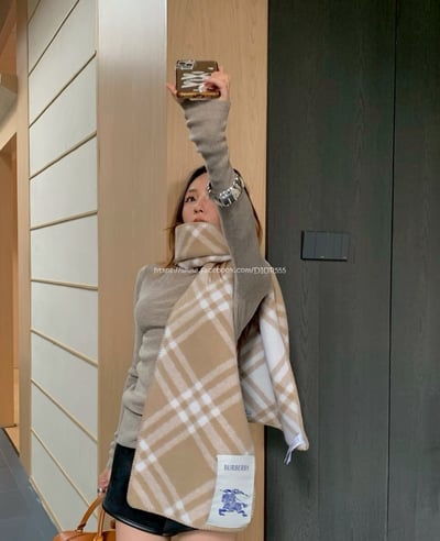 Burberry羊毛圍巾4