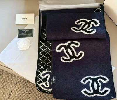 小香菱格紋羊絨圍巾10