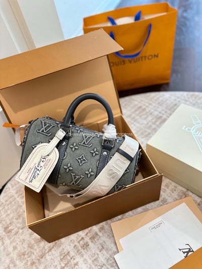 Lv 牛仔keepall 枕頭包9