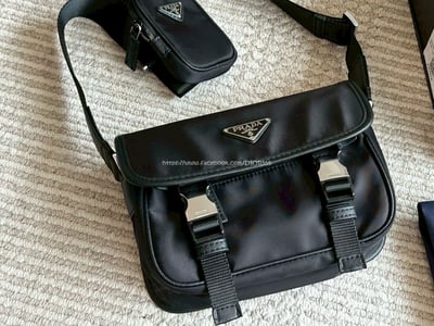 Prada郵差包7