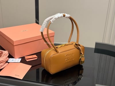 miumiu 保齡球包12