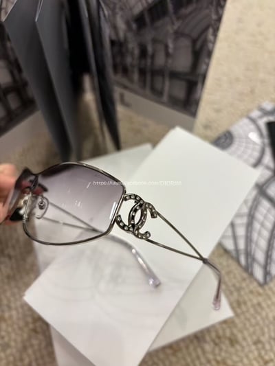 小香曲面護目墨鏡5