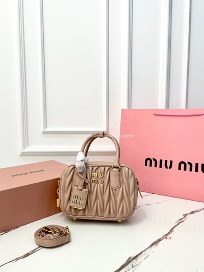  miumiu 保齡球包6